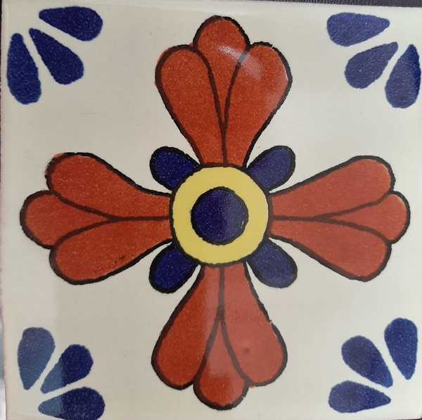 TERRACOTTA=BLUE FLOWER ON CREAM TALAVERA TILE