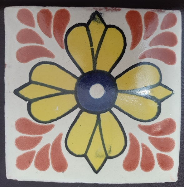 YELLOW-BLUE FLOWER ON CREAM GLOSS TALAVERA TILE