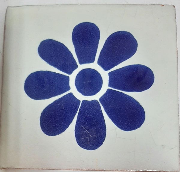 BLUE FLOWER ON CREAM GLOSS TALAVERA TILE