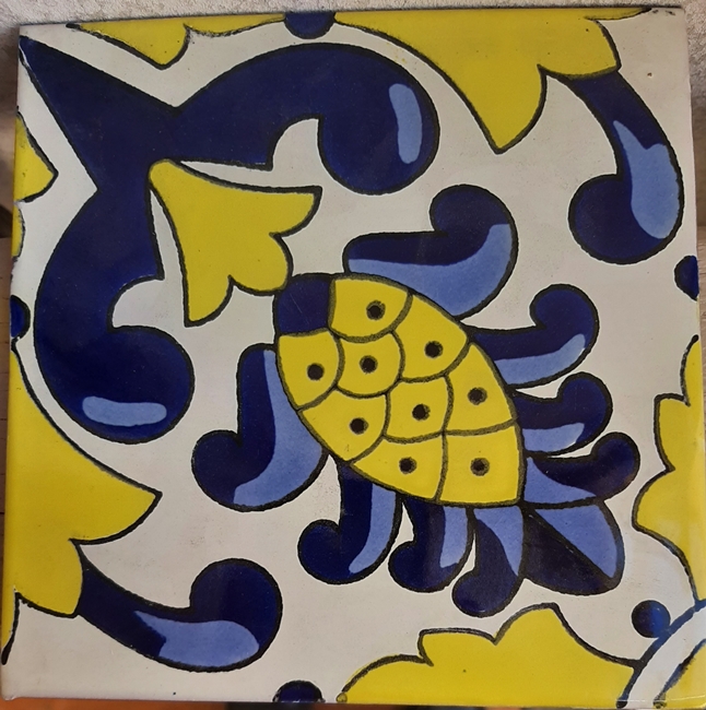 YELLOW BLUE ON CREAM  GLOSS MEXICAN TALAVERA TILE