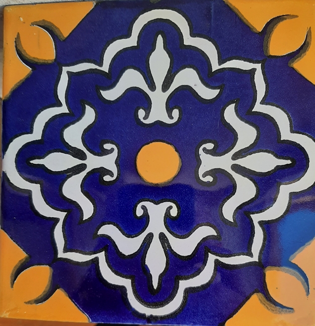 BLUE GOLD ON GREAM GLOSS MEXICAN TALAVERA TILE