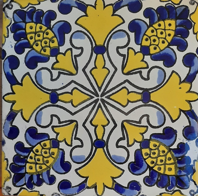 YELLOW BLUE ON CREAM GLOSS MEXICAN TALAVERA TILE