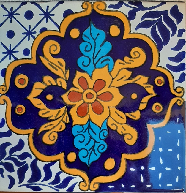 YELLOW BLUES ON CREAM GLOSS MEXICAN TALAVERA TILE