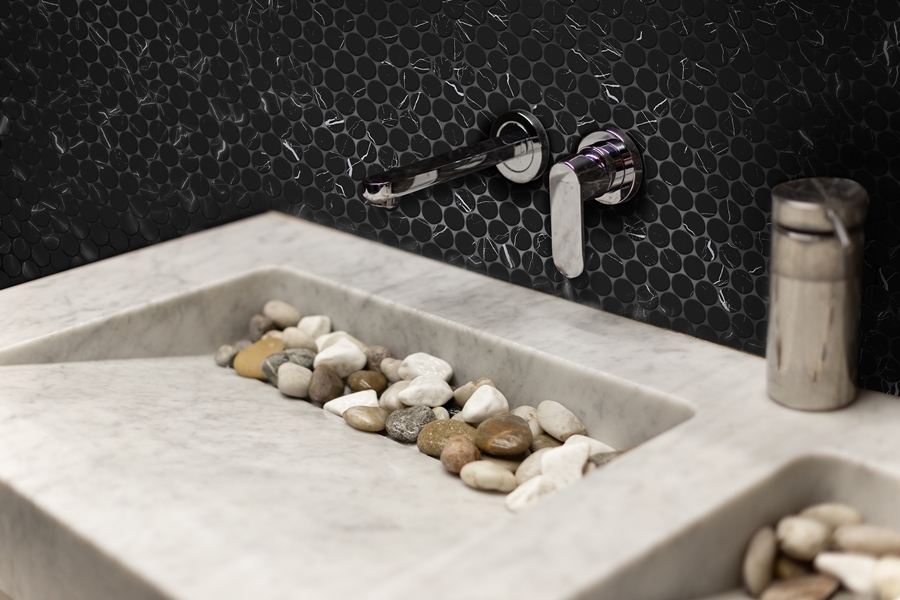 NERO MARQUINA LOOK MIX RECYCLED GLASS PENNYROUND MOSAIC