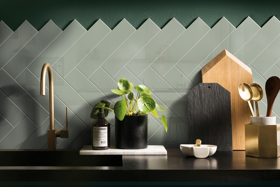 LIGHT GREEN GLOSS SUBWAY CERAMIC TILE