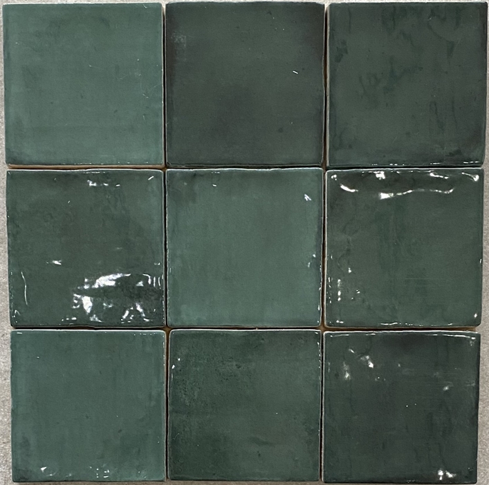 DARK GREEN VARIEGATED GLOSS TILE