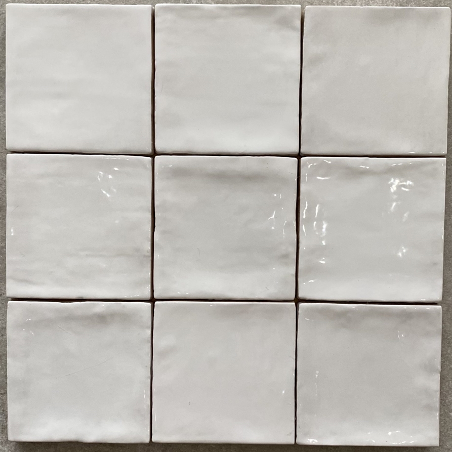 WHITE VARIEGATED GLOSS TILE